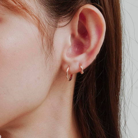 TINY ORION HOOP EARRINGS (7MM)